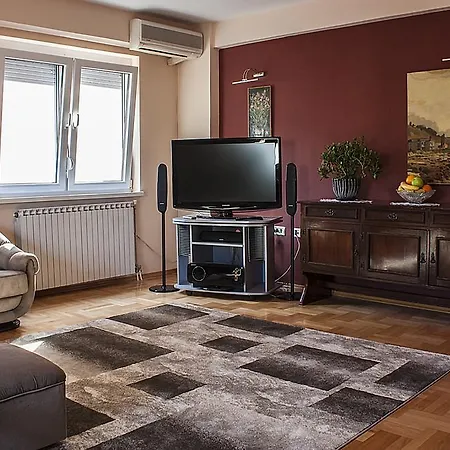 Apartment Downtown *